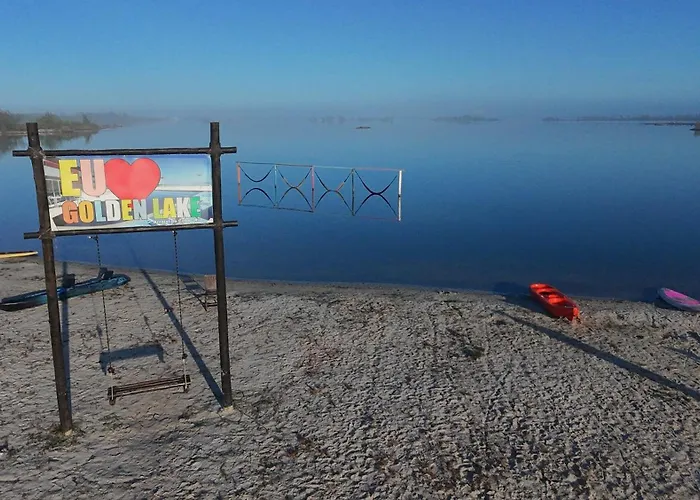 Golden Lake - Lindo com Lagoa Privativa